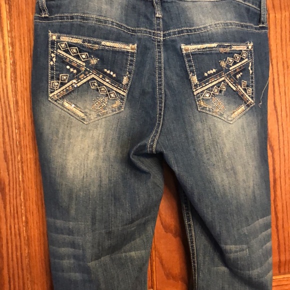 NEW LISTING! Rockin Denim Capris - Picture 6 of 8